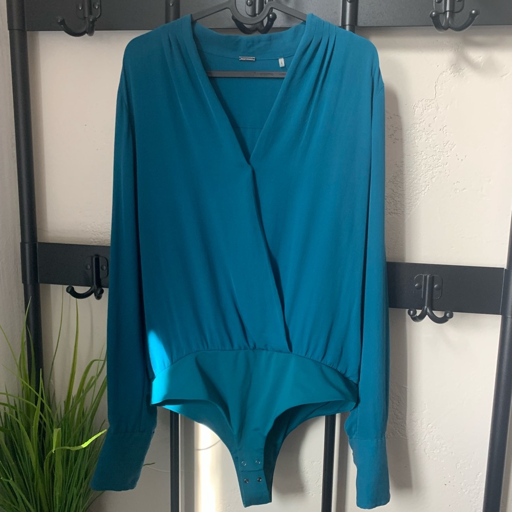 Elie Tahari, 100% silk body suit, deep V chest